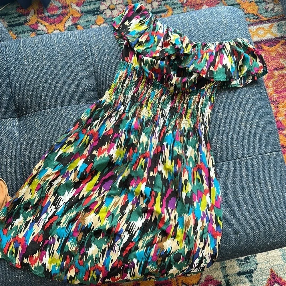 Off shoulders dress